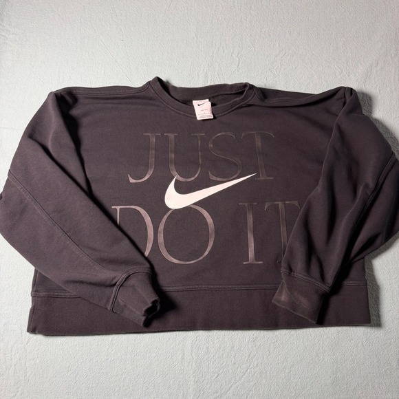 Nike Tops - Nike Dri-FIT Womens Small Black Just Do It Graphic Cropped Sweatshirt Pullover